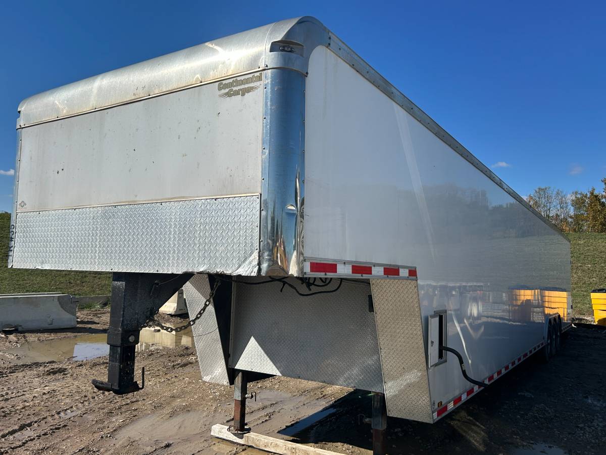 48' Forest River AutoMaster SS Enclosed, photo 3