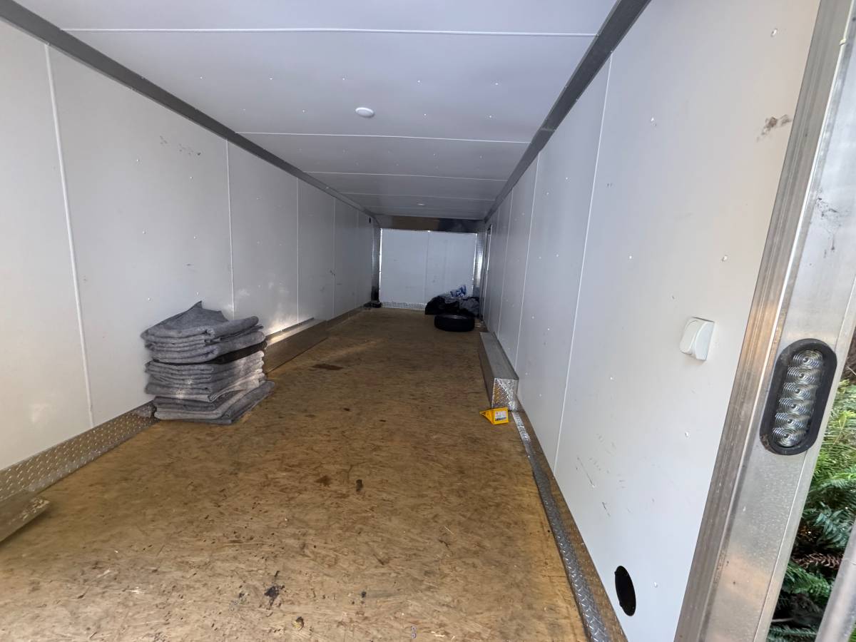 Enclosed Race Car/Cargo Trailer, photo 3
