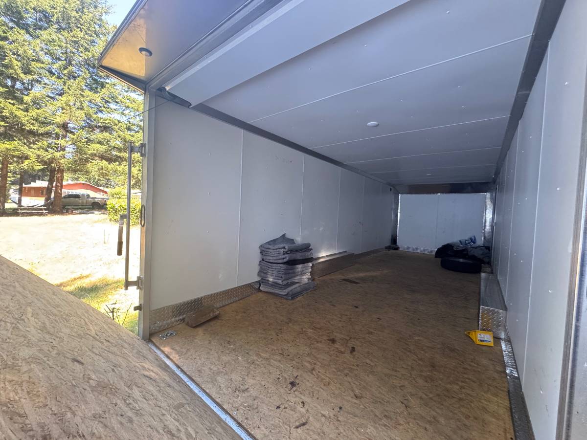 Enclosed Race Car/Cargo Trailer, photo 4