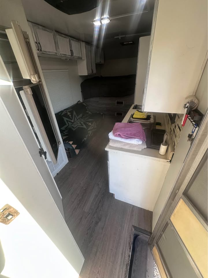 1999 Cargo mate 48ft enclosed race trailer, photo 6