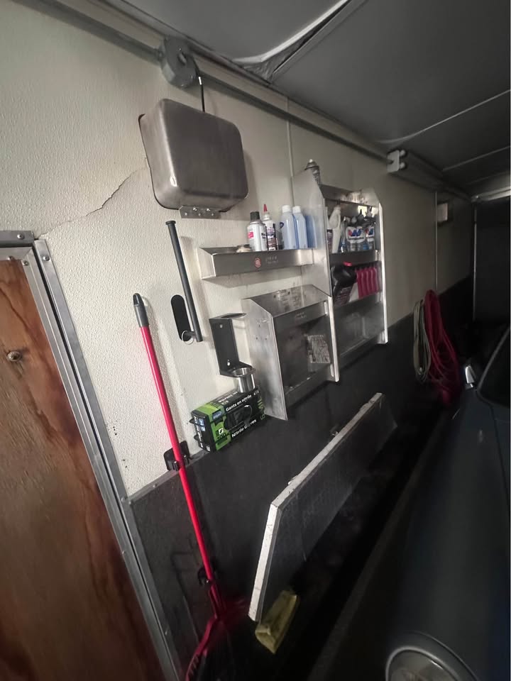 1999 Cargo mate 48ft enclosed race trailer, photo 7