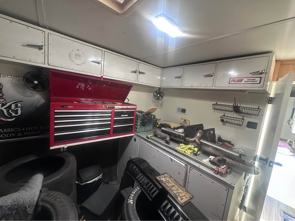 1999 Cargo mate 48ft enclosed race trailer, photo 8