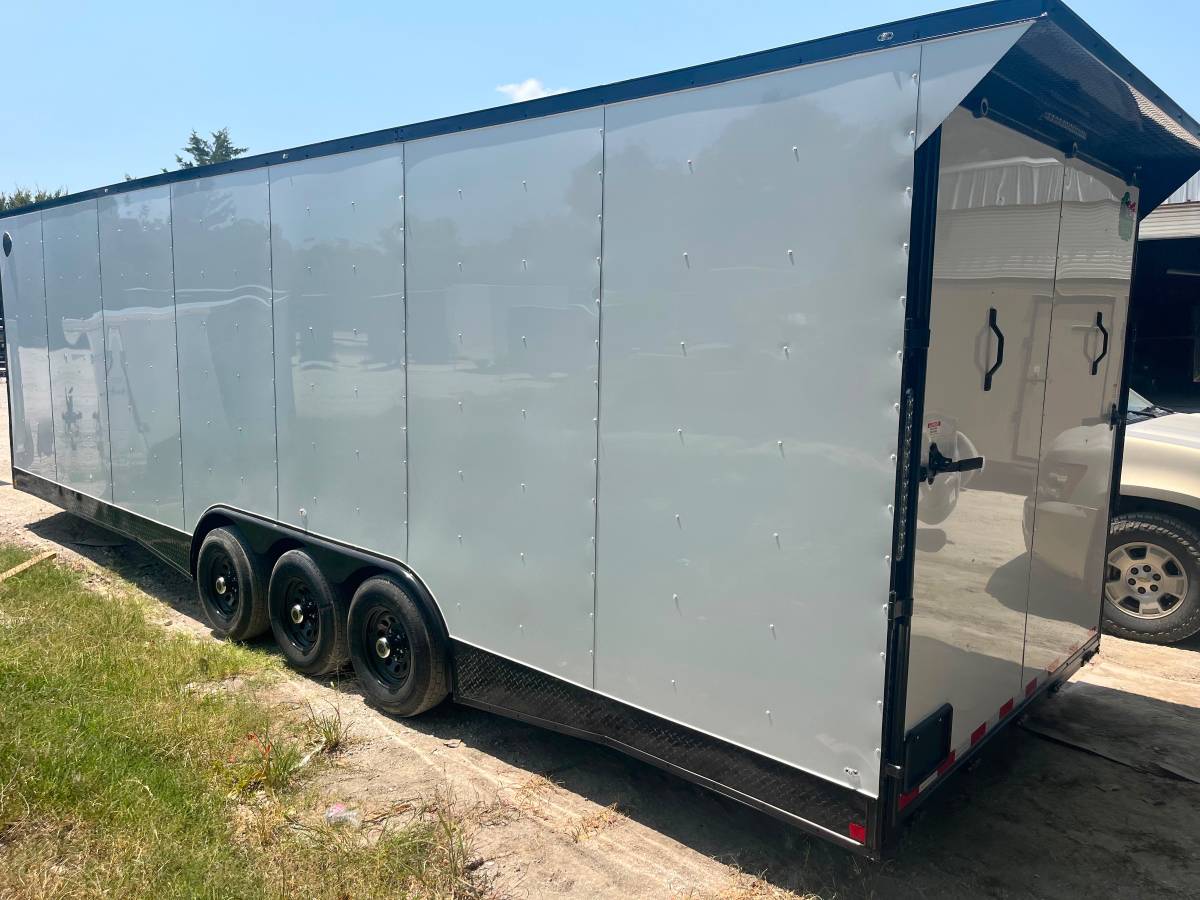 8.5 x 28Ft Enclosed Trailer - NEW, photo 3