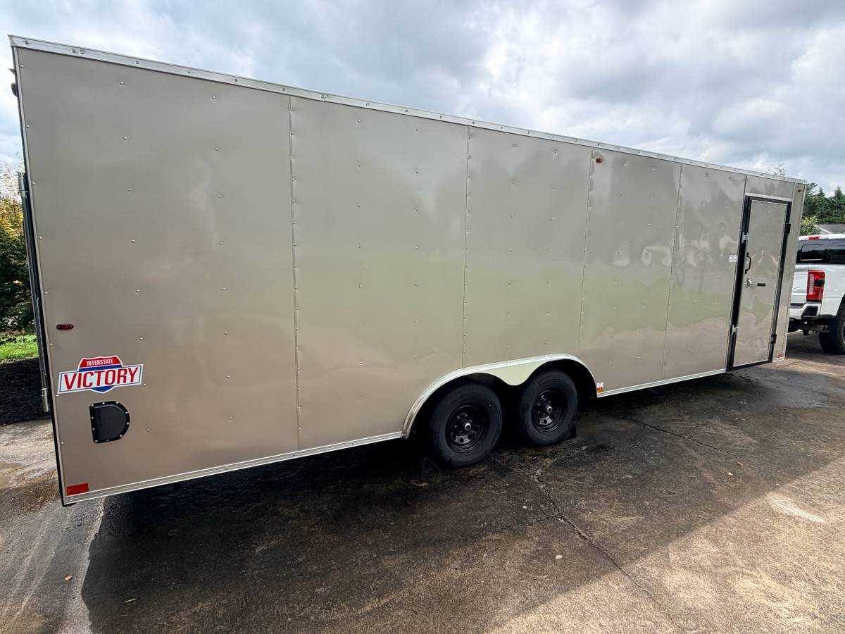 2025 Interstate Victory 24’ Enclosed Trailer, photo 3