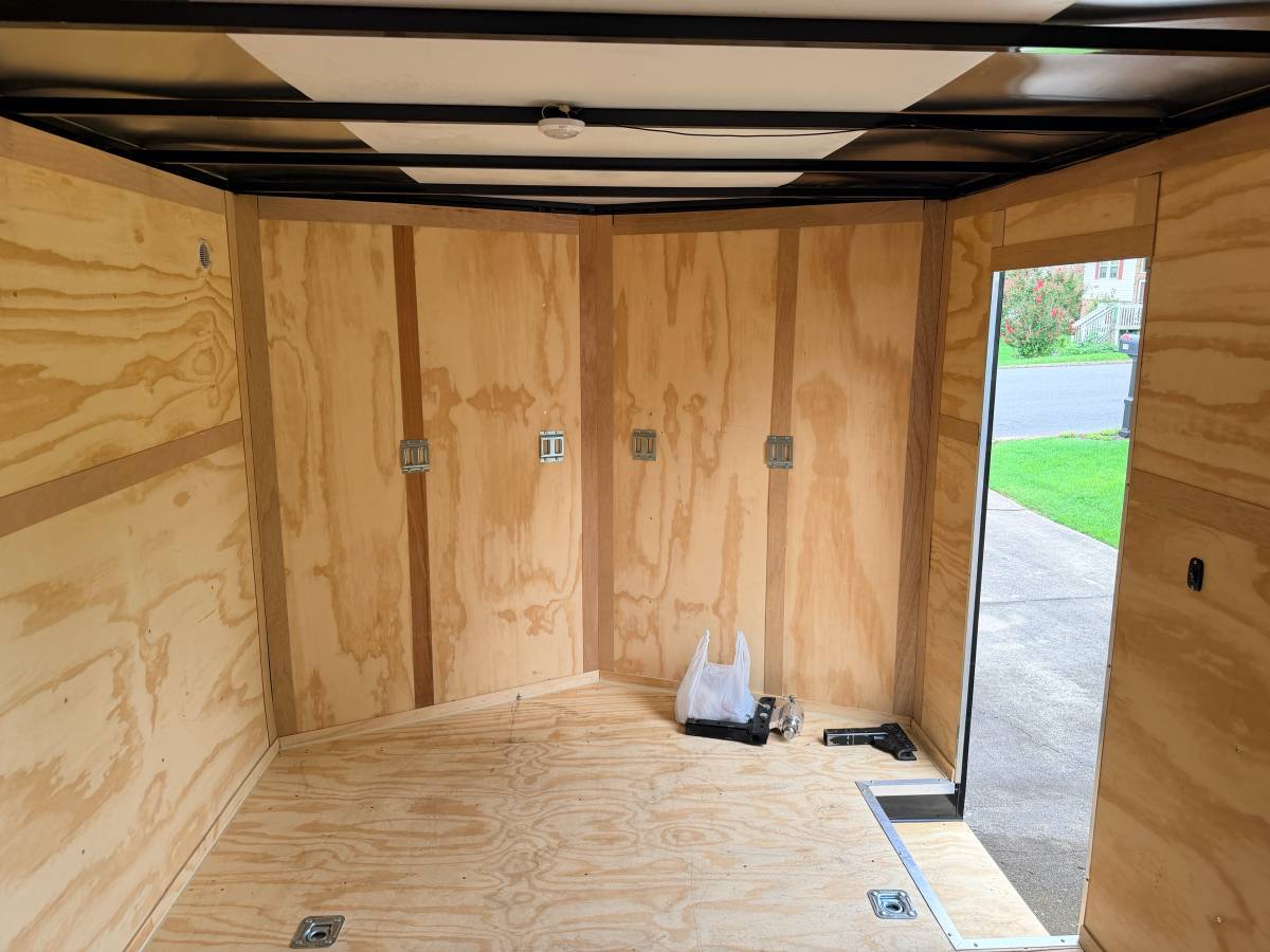 2025 Interstate Victory 24’ Enclosed Trailer, photo 9