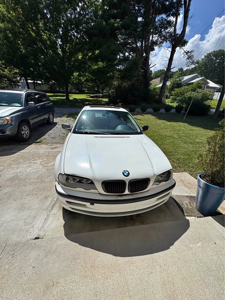 2001 BMW 330Ci coupe donor, good engine and transmission