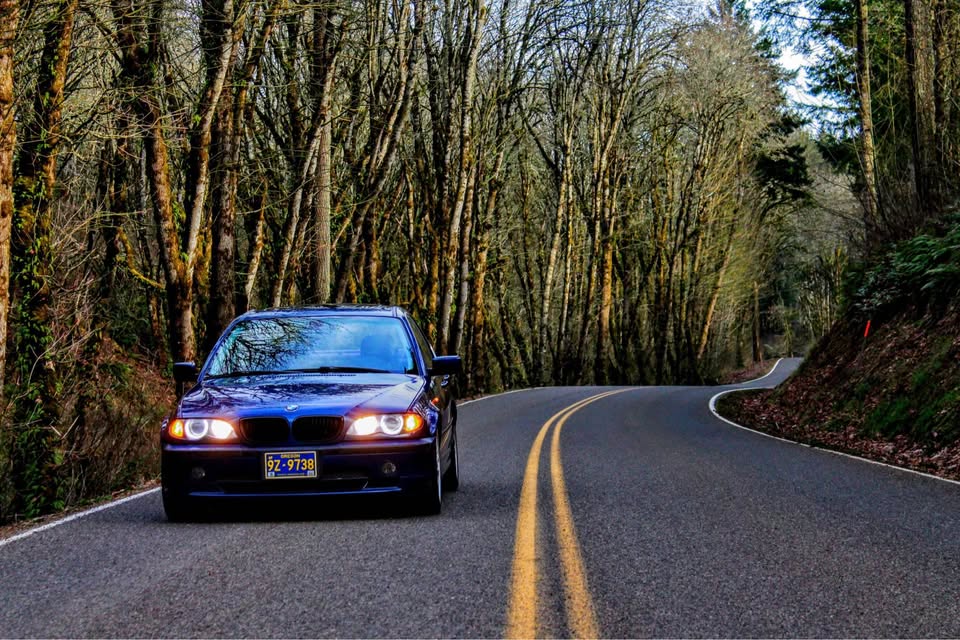 2002 BMW 330i sedan, manual, rebuilt engine, 236k miles, photo 3