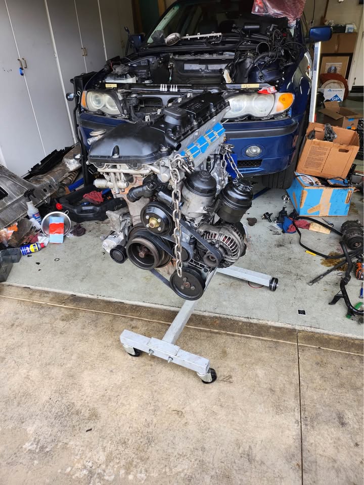 2002 BMW 330i sedan, manual, rebuilt engine, 236k miles, photo 7