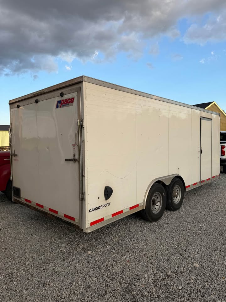 2023 Pace car hauler enclosed trailer 8x20 with ramp 6k axles, photo 3