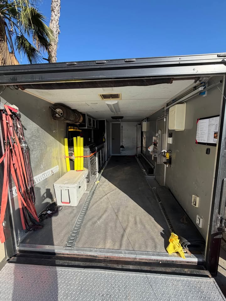 2018 Vintage Outlaw race trailer with living quarters, photo 4