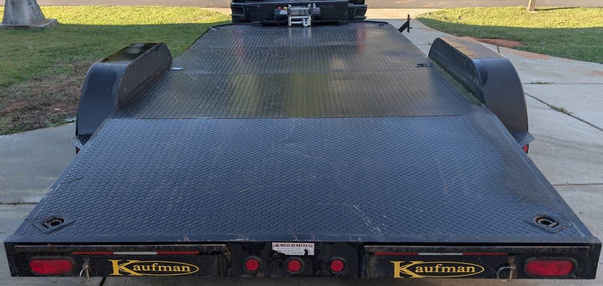 18' Kaufman Auto Trailer – Diamond Deck, Dovetail, Winch, Upgrades, photo 3