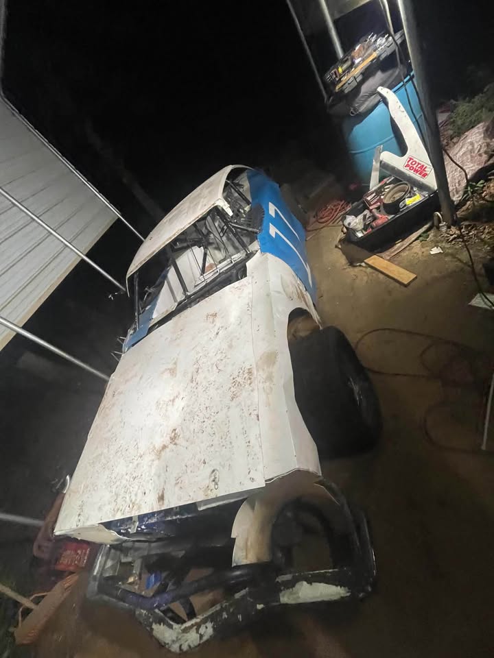Factory stock / sportster dirt car, photo 4