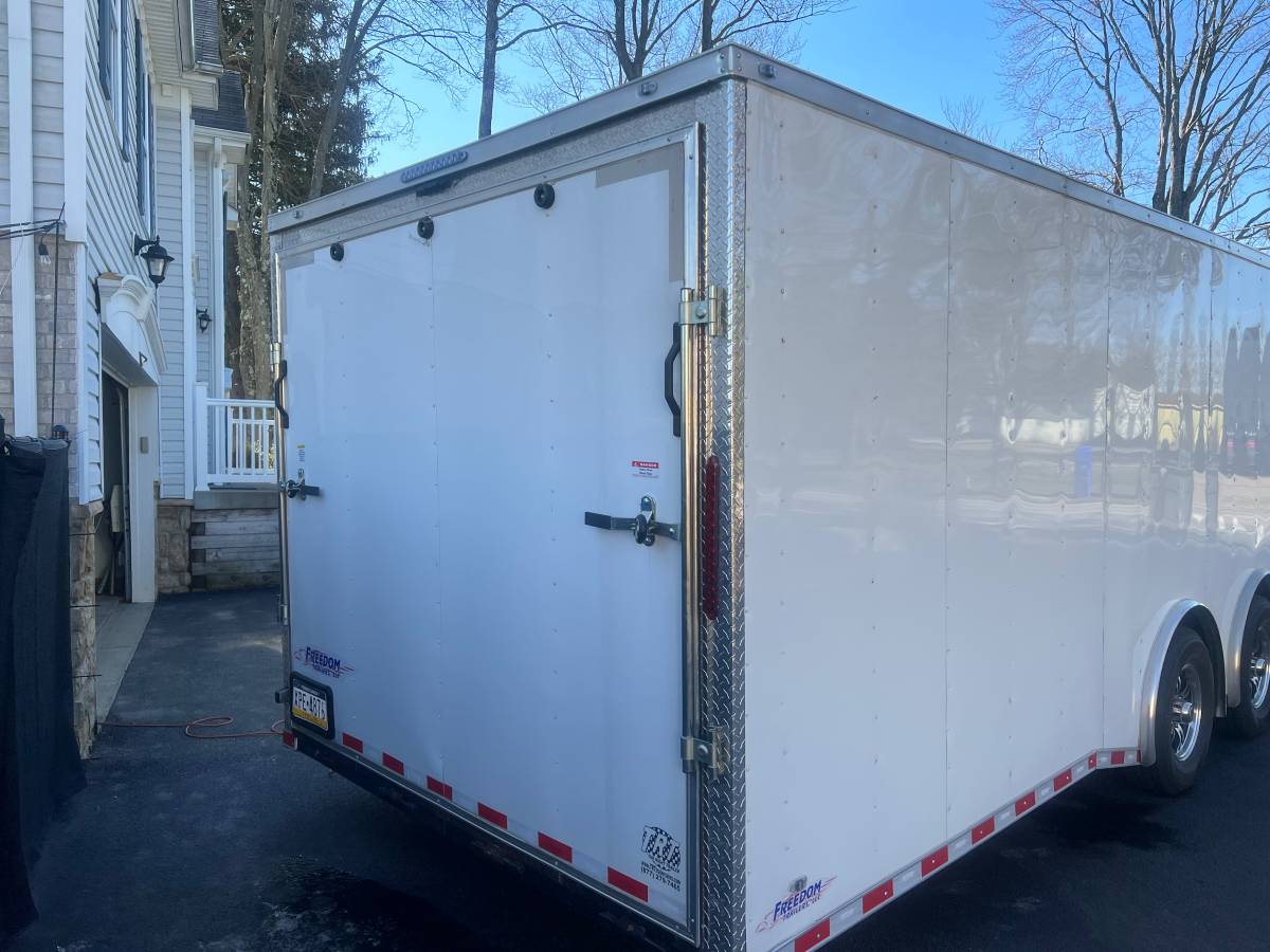 Enclosed 30’car hauler, photo 5