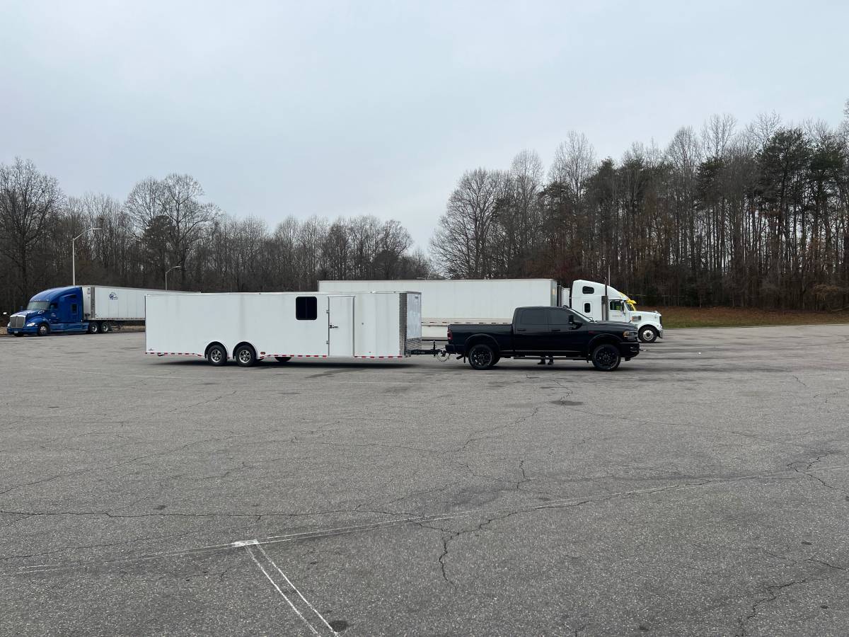 Enclosed 30’car hauler, photo 7