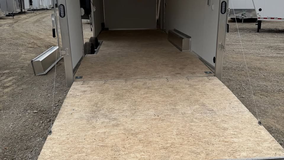 2026 EZ Hauler 8.5x24 all-aluminum enclosed race trailer, photo 4