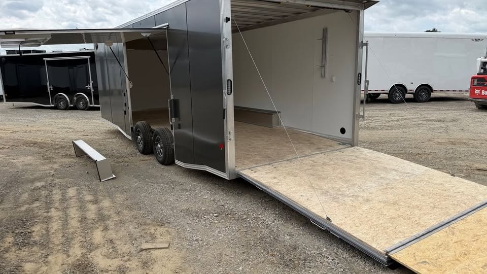 2026 EZ Hauler 8.5x24 all-aluminum enclosed race trailer, photo 6
