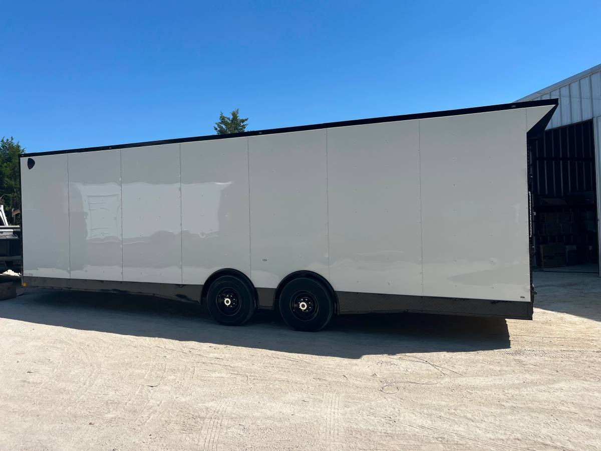 8.5 x 28Ft Enclosed Trailer - NEW, photo 2