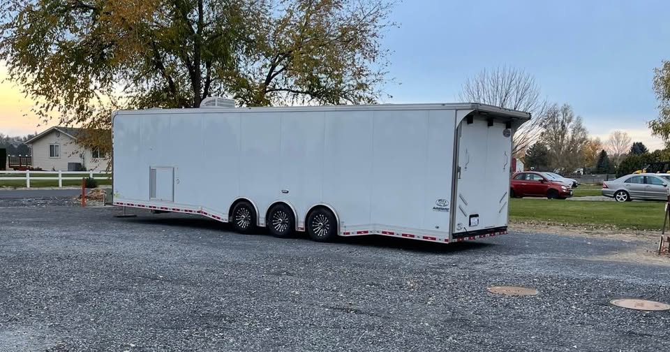 Continental Cargo Enclosed race trailer, photo 2