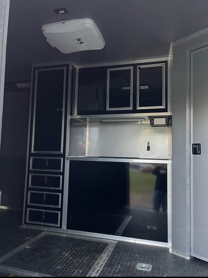 Continental Cargo Enclosed race trailer, photo 5