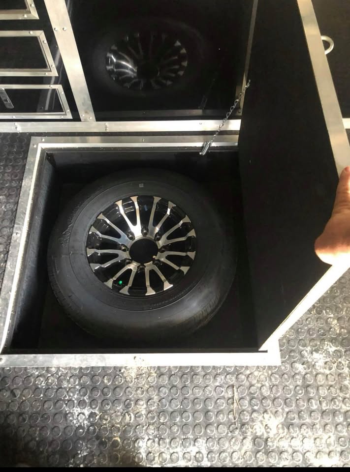 Continental Cargo Enclosed race trailer, photo 7