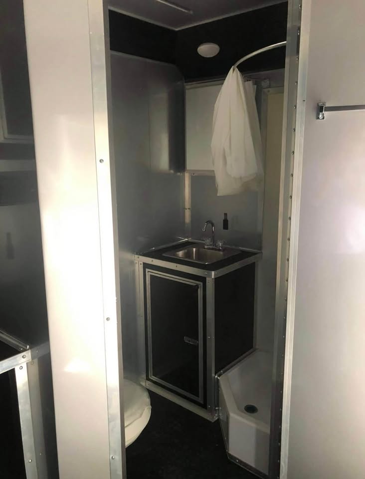 Continental Cargo Enclosed race trailer, photo 8