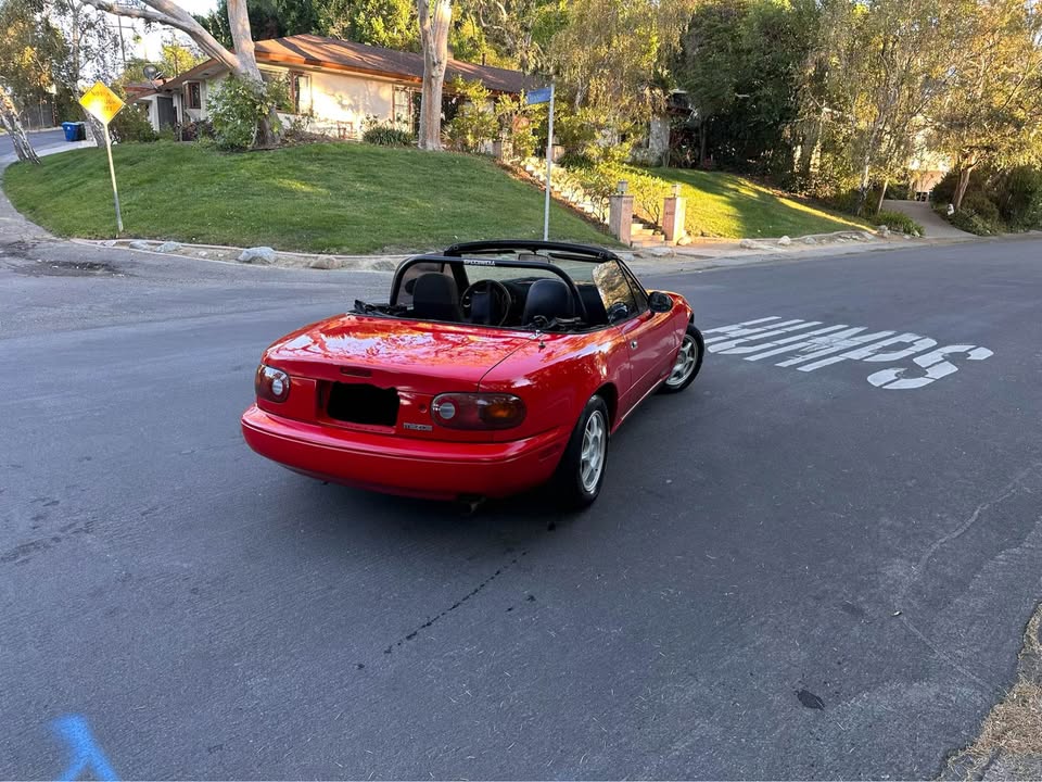 1992 Mazda Miata, 5-speed manual, 200k miles, no rust, photo 2