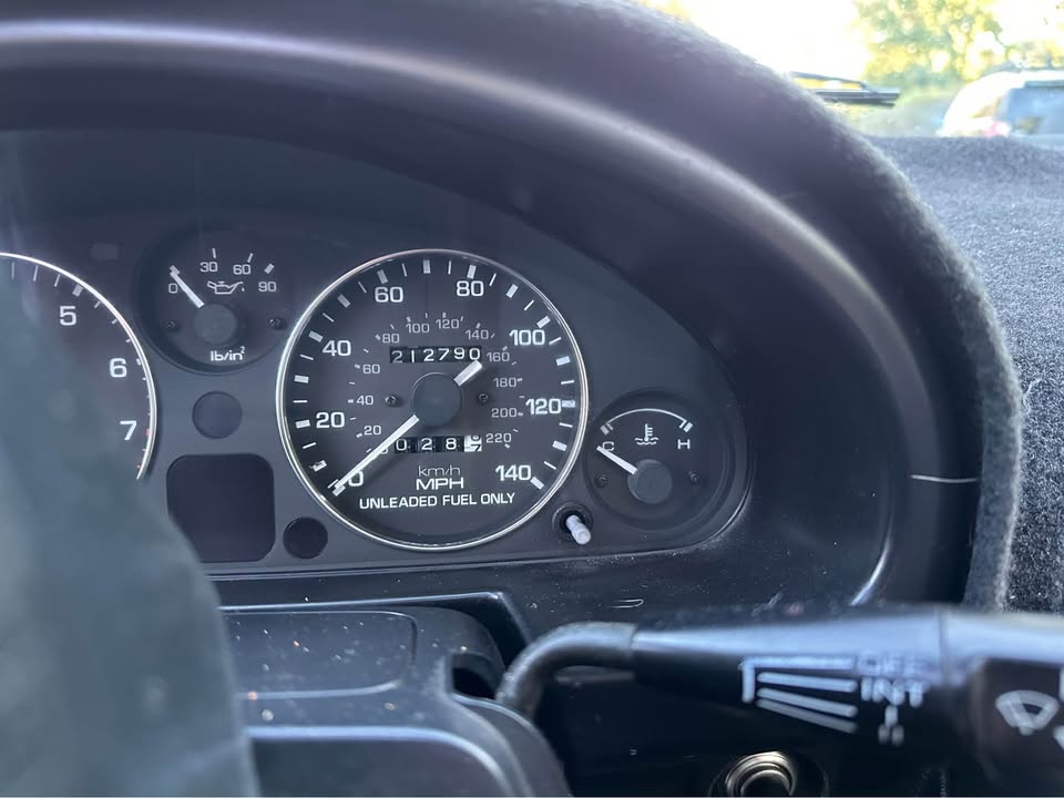 1992 Mazda Miata, 5-speed manual, 200k miles, no rust, photo 8