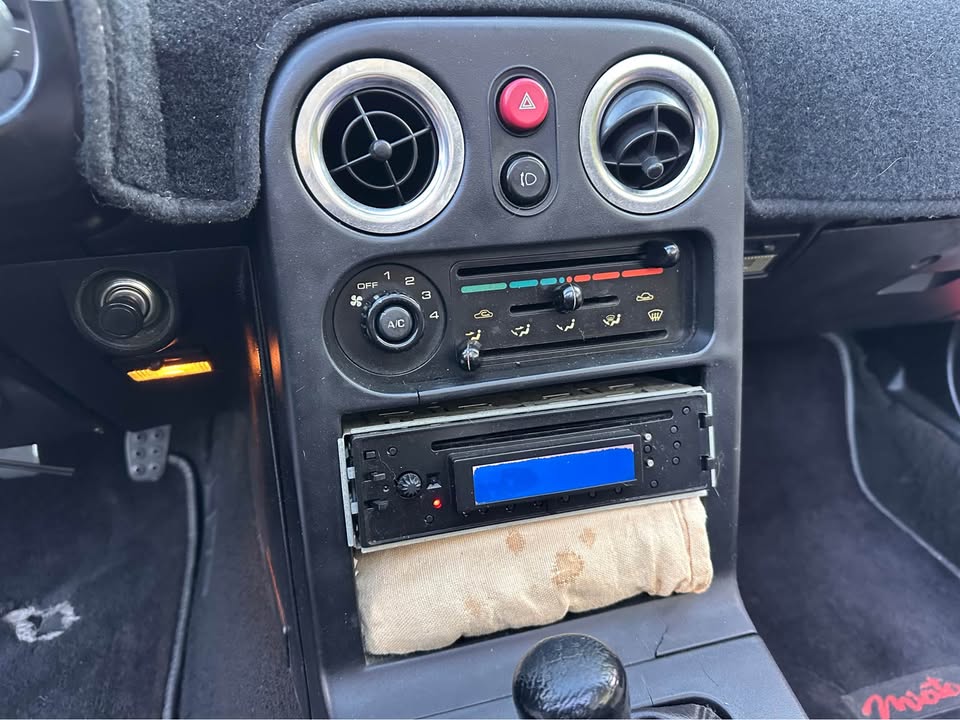 1992 Mazda Miata, 5-speed manual, 200k miles, no rust, photo 9