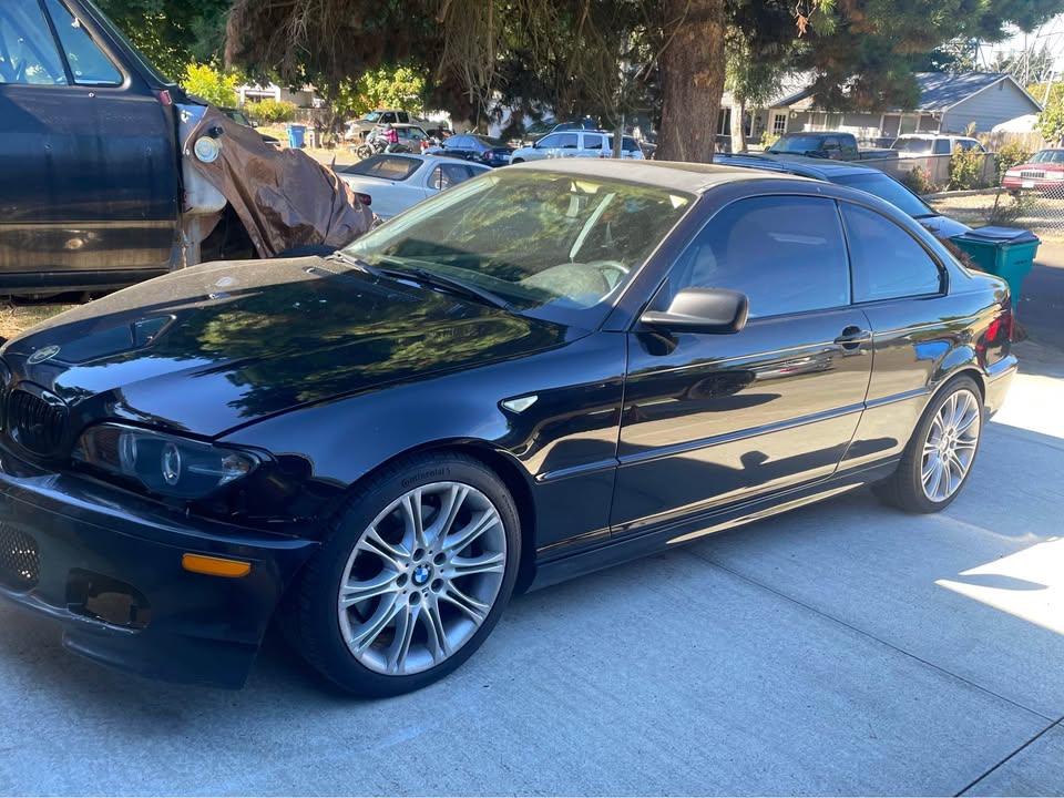 2004 BMW 330Ci, automatic, runs, right apron damage, photo 4