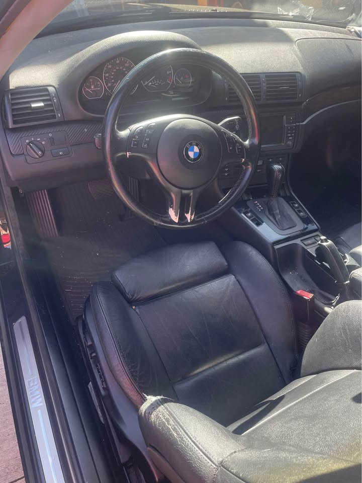 2004 BMW 330Ci, automatic, runs, right apron damage, photo 7