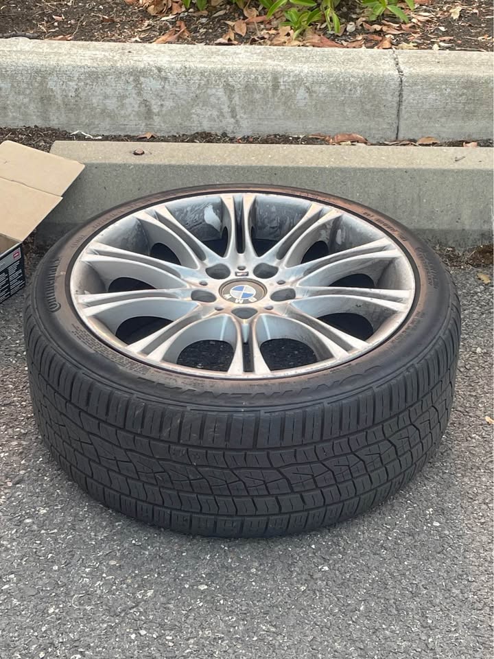 2004 BMW 330Ci, automatic, runs, right apron damage, photo 13