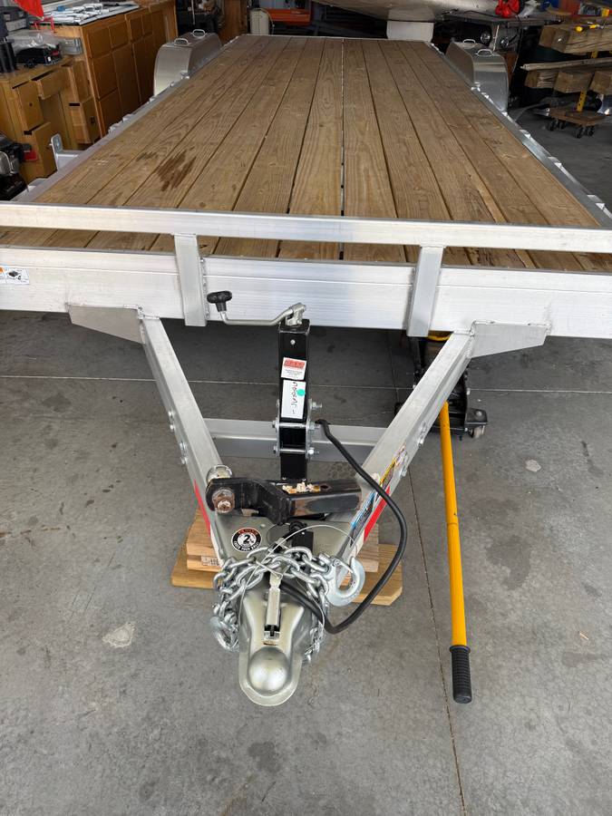 2023 aluminum 22’ H&H car hauler trailer with ramps, photo 2