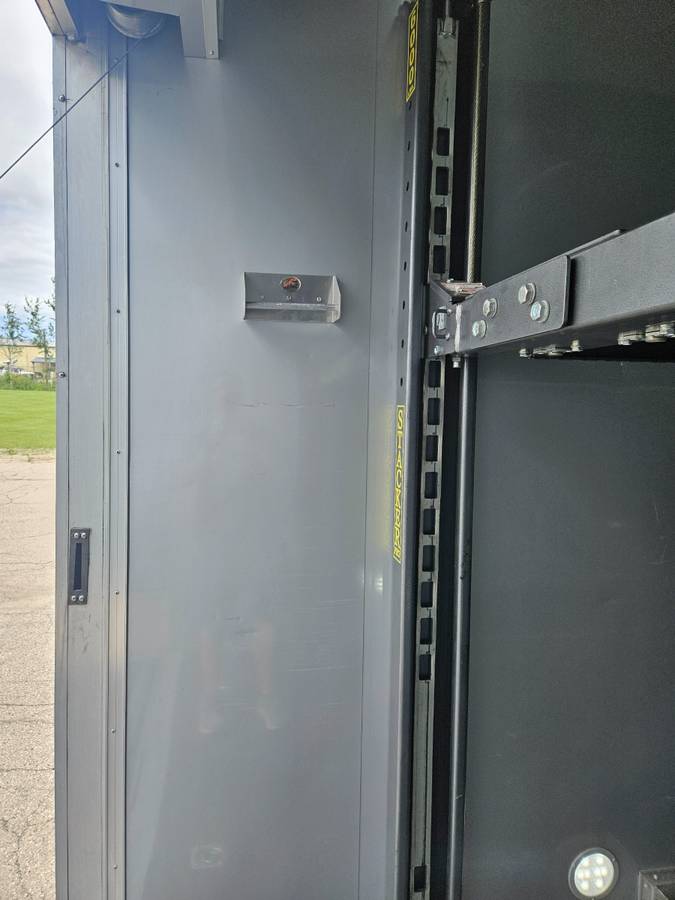 2019 Aluminum Enclosed 24' Stacker trailer, photo 8
