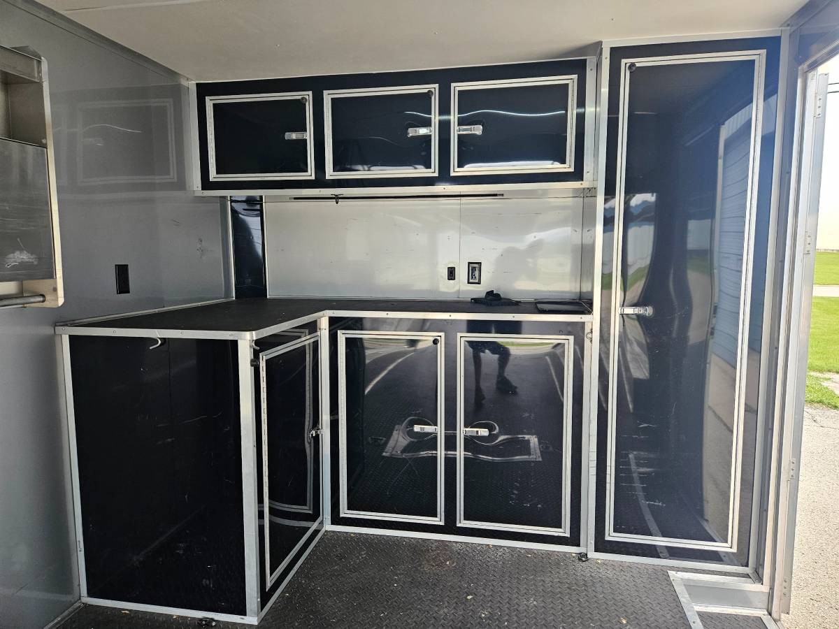 2019 Aluminum Enclosed 24' Stacker trailer, photo 10