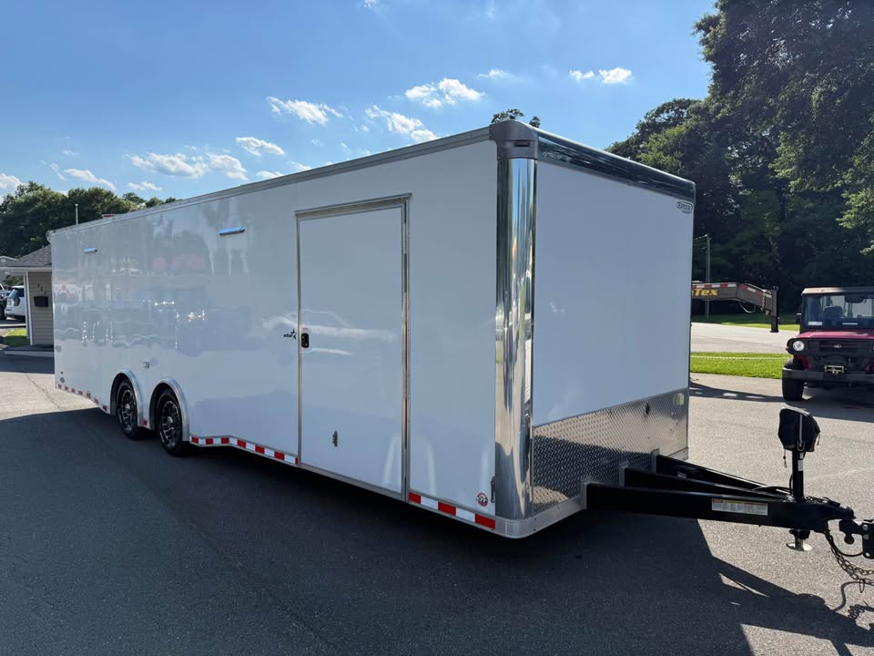 2020 Bravo Star 8.5x28 enclosed trailer, new tires, photo 2