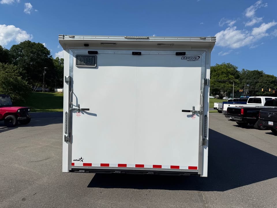 2020 Bravo Star 8.5x28 enclosed trailer, new tires, photo 7