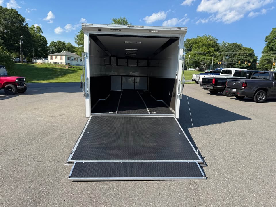2020 Bravo Star 8.5x28 enclosed trailer, new tires, photo 11