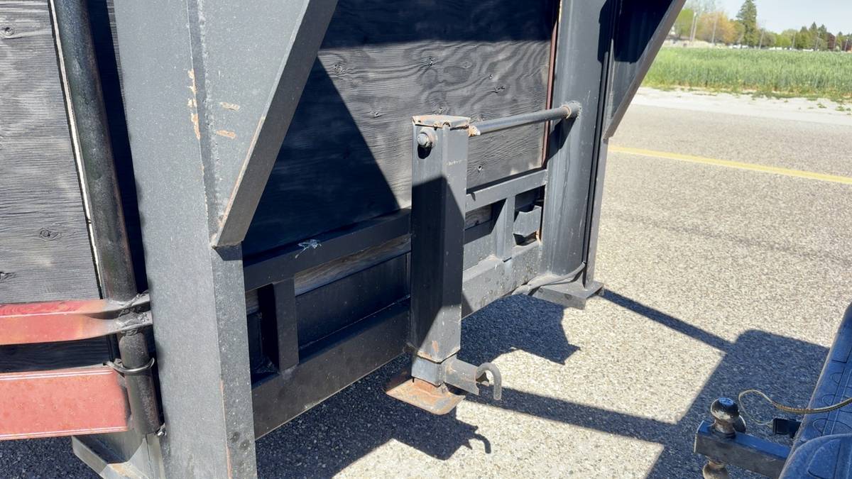 Gooseneck trailer 7x16 car hauler or landscaping trailer, photo 5