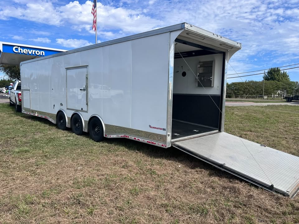 2022 Cargo Mate Eliminator 34 ft enclosed race car hauler, photo 3
