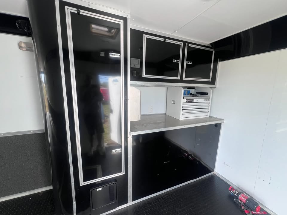 2022 Cargo Mate Eliminator 34 ft enclosed race car hauler, photo 9
