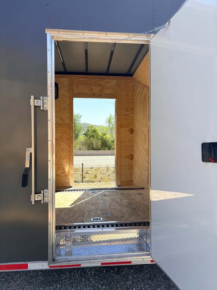 2027 36 ft heavy duty enclosed car hauler, dual side doors, photo 6