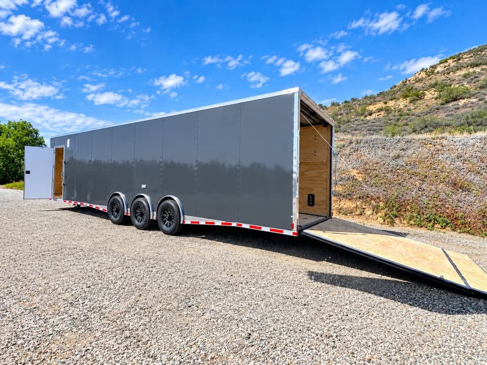 2027 36 ft heavy duty enclosed car hauler, dual side doors, photo 15