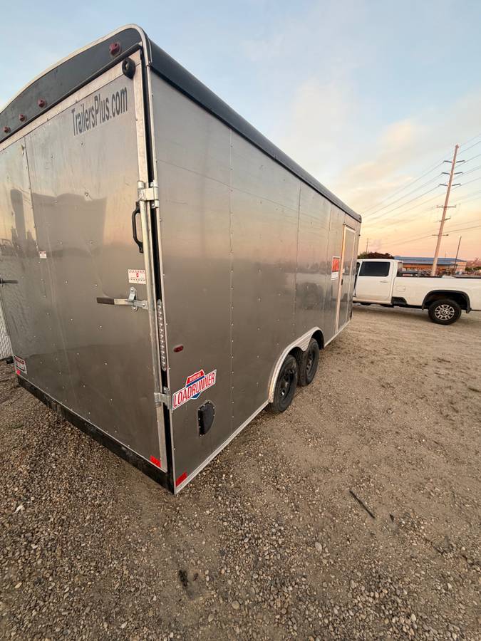 Enclosed Trailer, photo 2