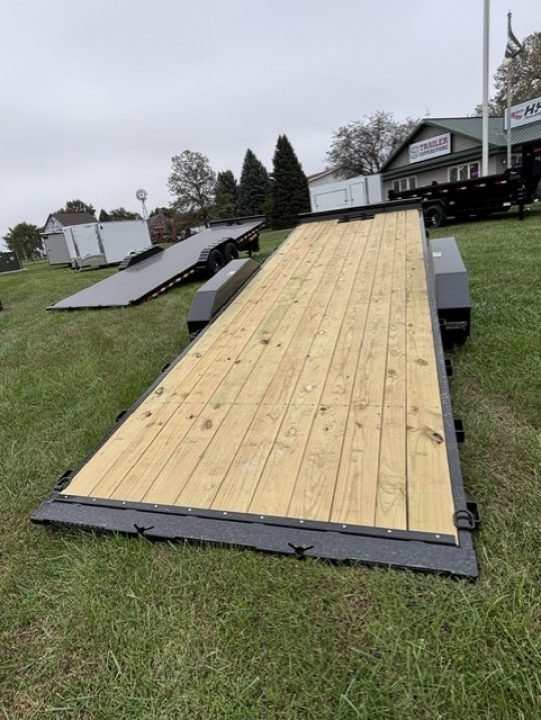 2027 H&H 82x22 electric tilt car hauler, 10K, photo 3