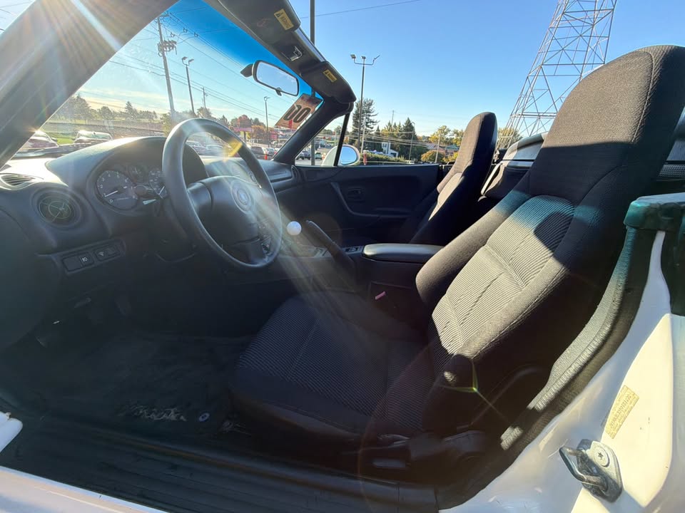 2000 Mazda Miata, manual, tan soft top, no A/C, photo 3