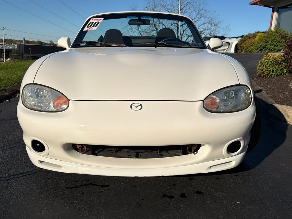 2000 Mazda Miata, manual, tan soft top, no A/C, photo 9