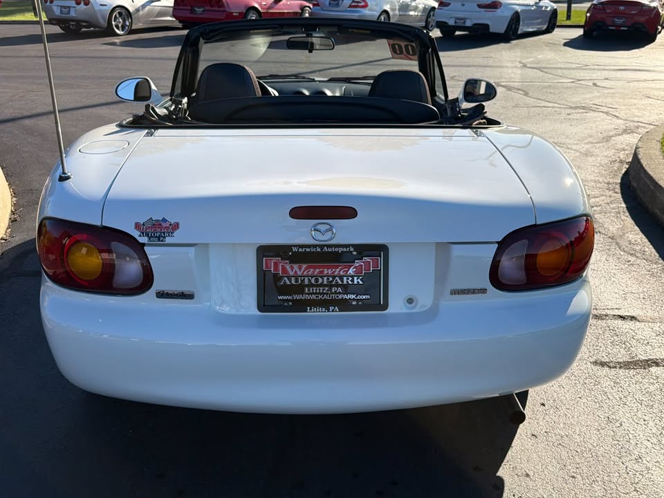 2000 Mazda Miata, manual, tan soft top, no A/C, photo 13