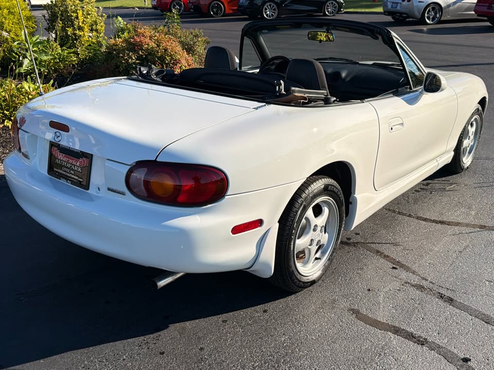 2000 Mazda Miata, manual, tan soft top, no A/C, photo 14