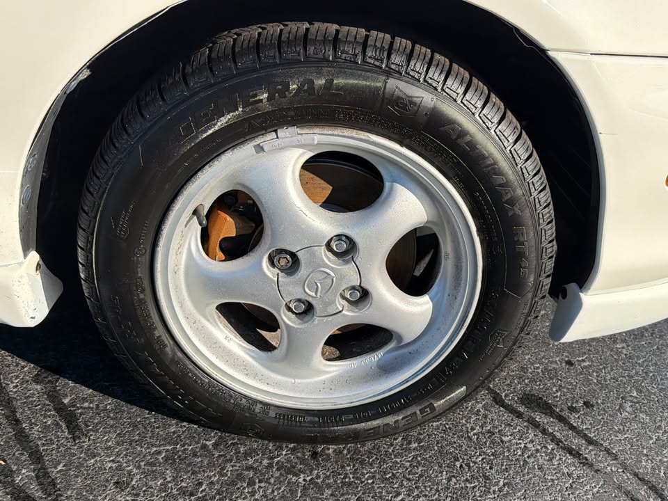 2000 Mazda Miata, manual, tan soft top, no A/C, photo 19