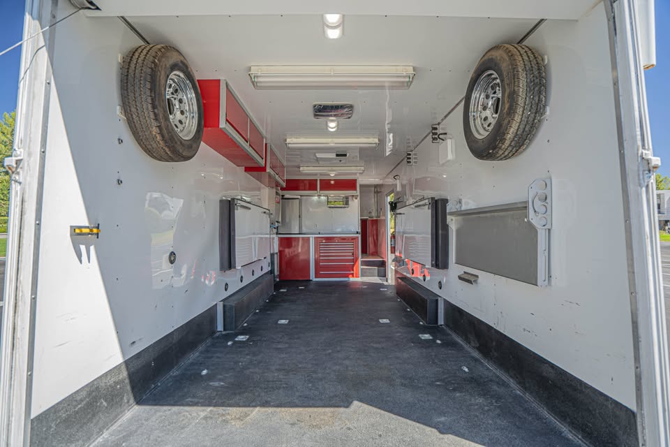2005 Progressive Industries custom motorsports race/support trailer, photo 4